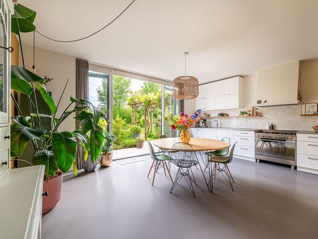 Zuiderzeelaan 27, Landsmeer