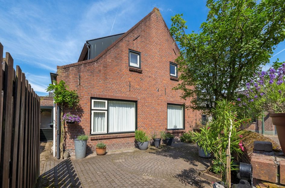 Dorpstraat 1