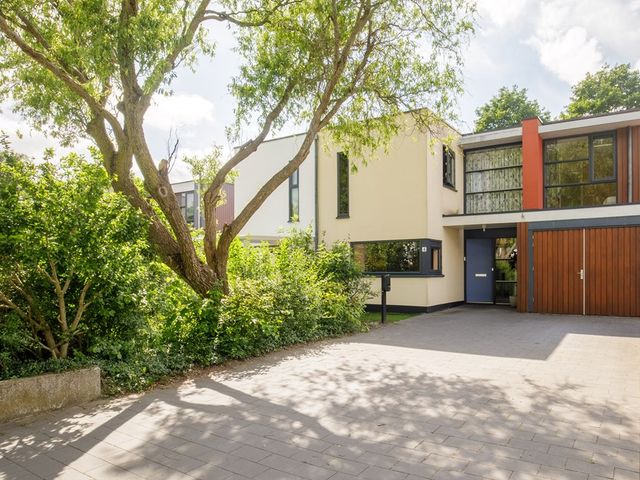Stijn Streuvelshof 4, Almere