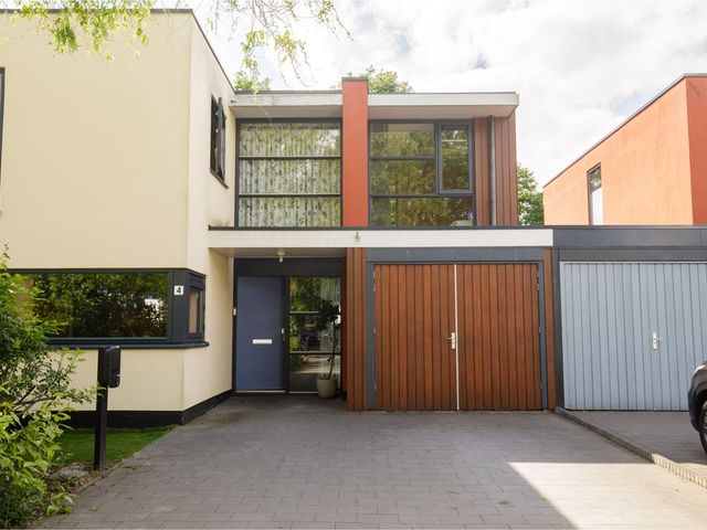 Stijn Streuvelshof 4, Almere
