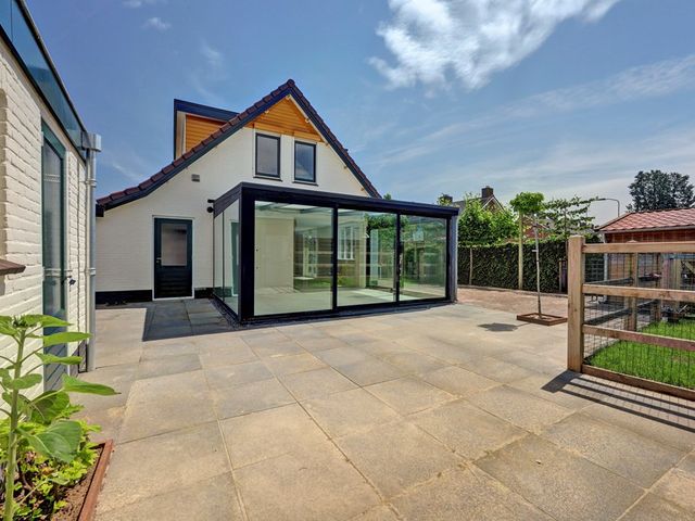 Pastoor Gribnaustraat 6, Giesbeek