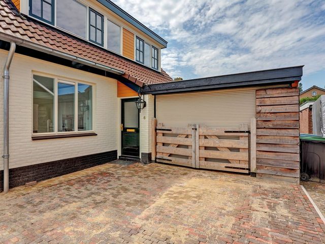 Pastoor Gribnaustraat 6, Giesbeek