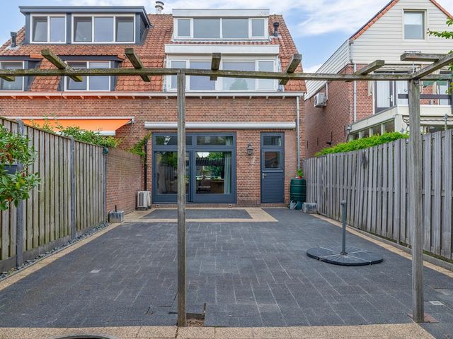 Burg de Bruïnelaan 114, Zwijndrecht
