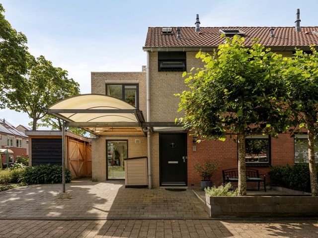 Hendrik Tollensplantsoen 24, Gorinchem