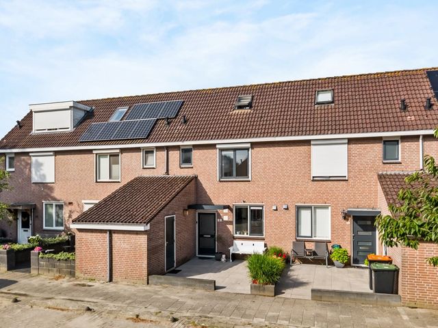 Asterstraat 28, Leerdam