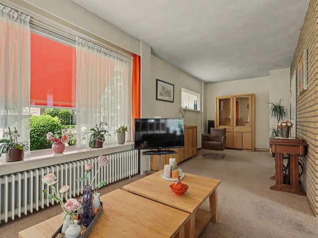 Iepenlaan 1, Udenhout