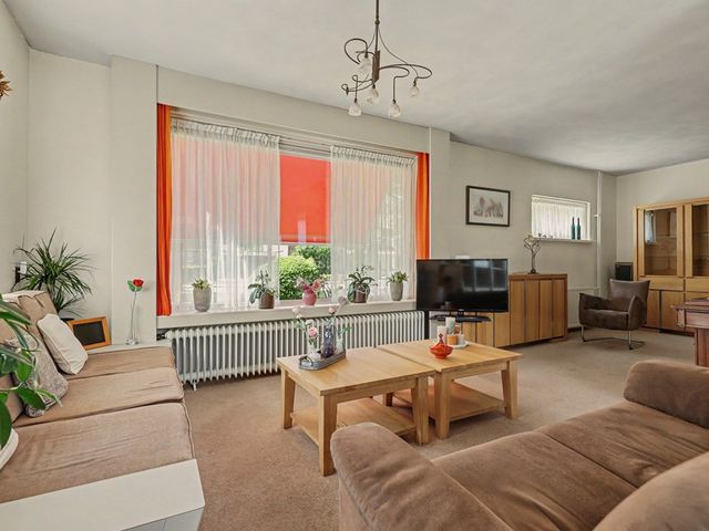 Iepenlaan 1, Udenhout
