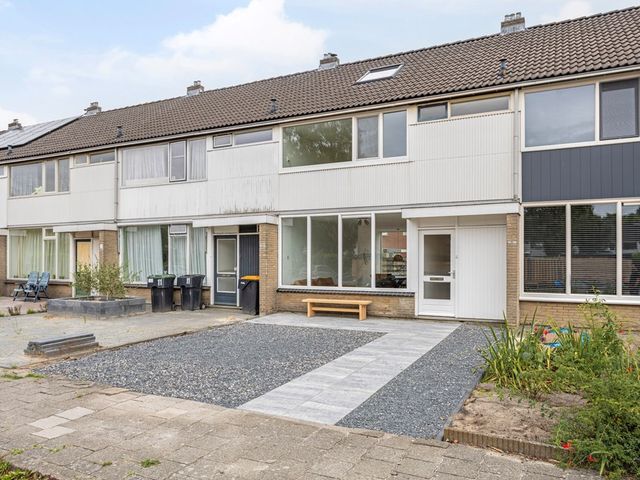 Straat Malakka 13, Veendam