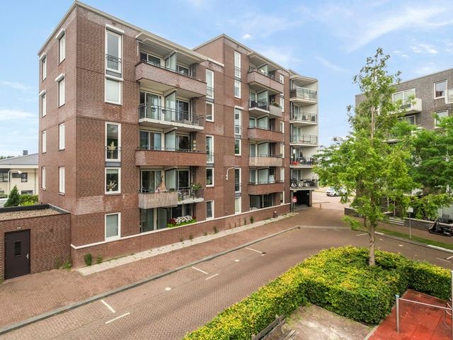 Zilverstein 99, Oegstgeest