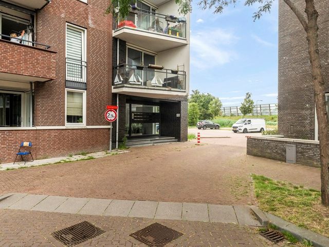 Zilverstein 99, Oegstgeest