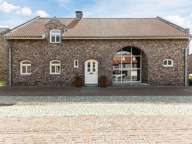 Singelstraat West 1, Stevensweert