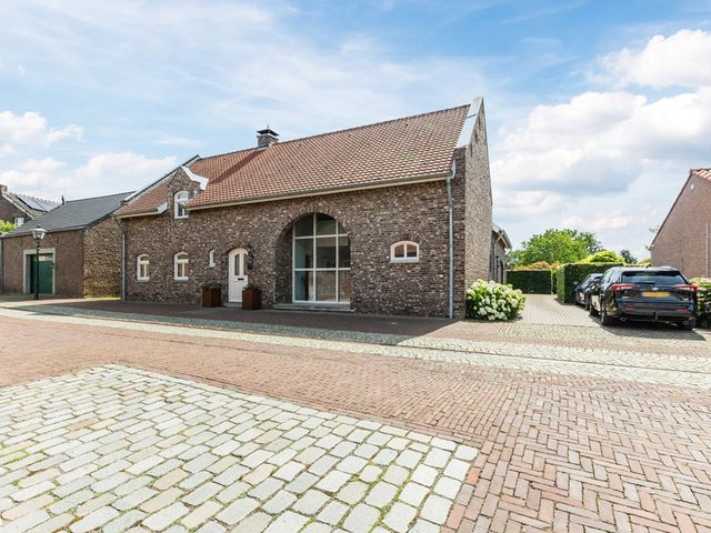 Singelstraat West 1, Stevensweert