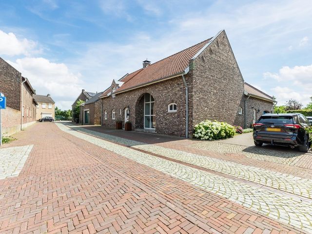 Singelstraat West 1, Stevensweert