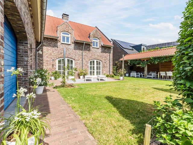 Singelstraat West 1, Stevensweert