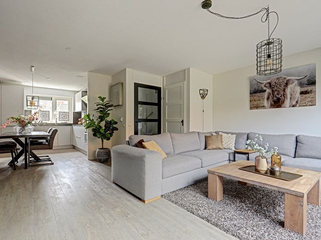Hazelaarwede 19, Barendrecht
