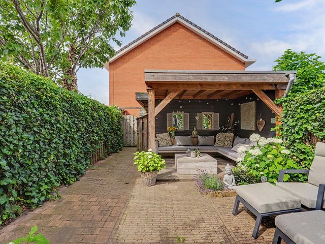 Hazelaarwede 19, Barendrecht