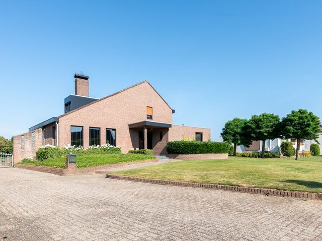 Maasbrachterweg 83, Echt