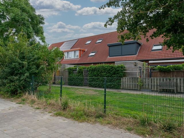 Meertouw 5, Graft