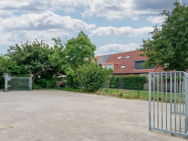 Meertouw 5, Graft