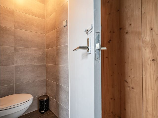 Patrijzenstraat 11, Tollebeek