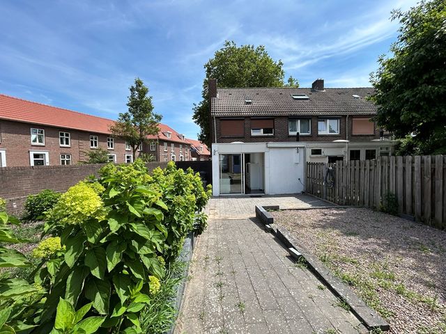 Karel van den Oeverstr 2, Heerlen