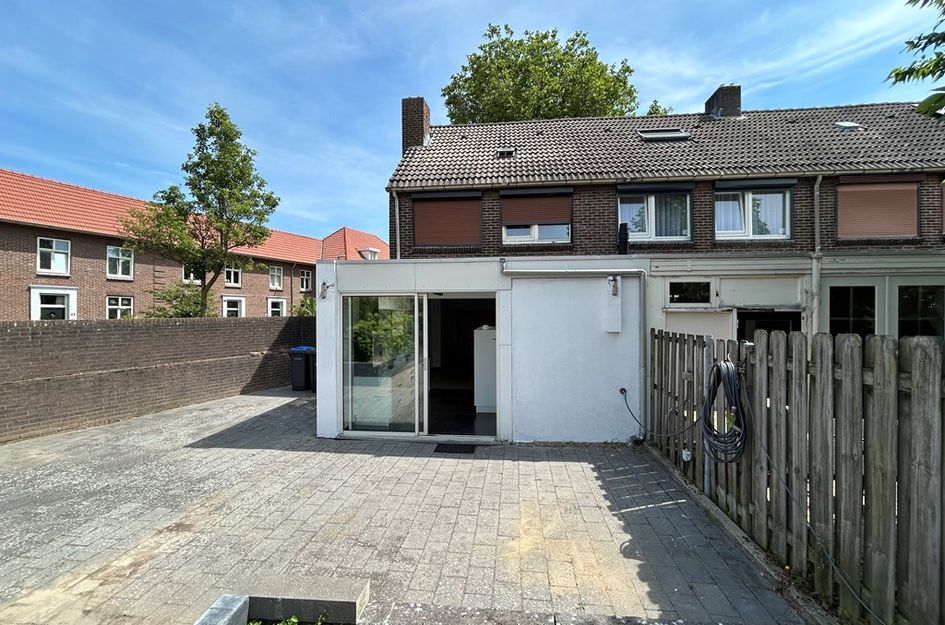 Karel van den Oeverstr 2