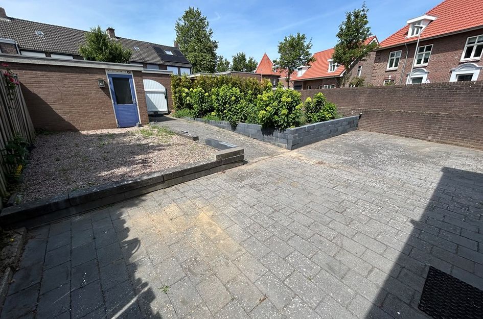 Karel van den Oeverstr 2