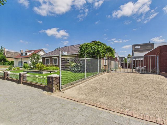 Noorderstraat 76, Sprundel