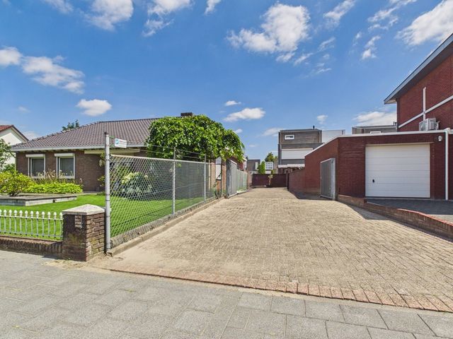 Noorderstraat 76, Sprundel