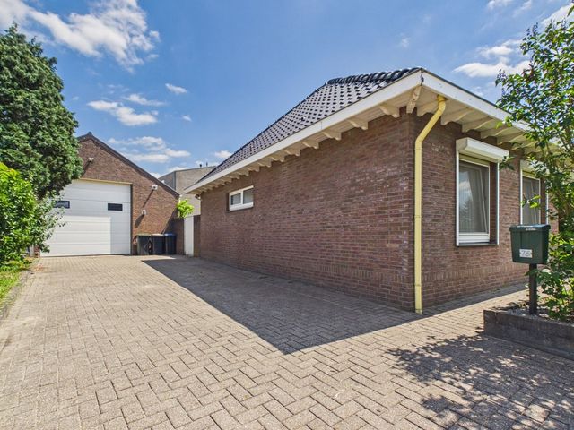 Noorderstraat 76, Sprundel