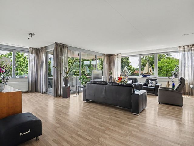 Máximaplein 5, Puttershoek