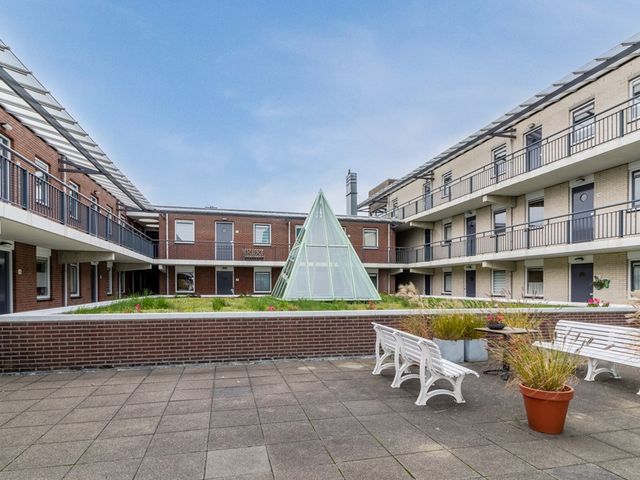 Fluitekruid 48, Den Hoorn