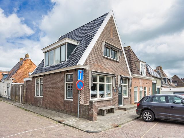 Kaatsplein 1, Arum