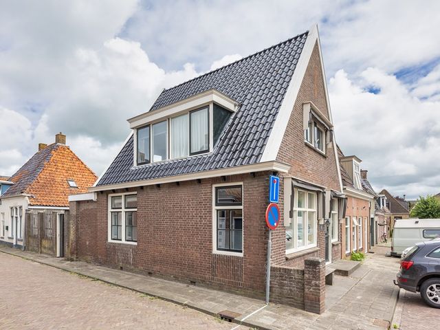 Kaatsplein 1, Arum