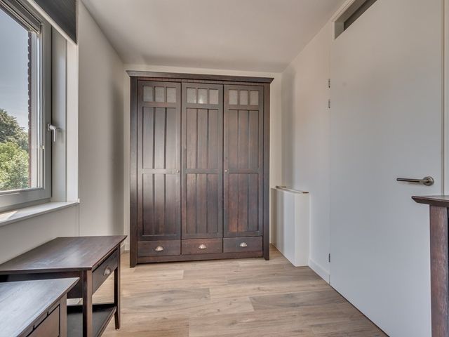 Dorperveldstraat 20, Velden