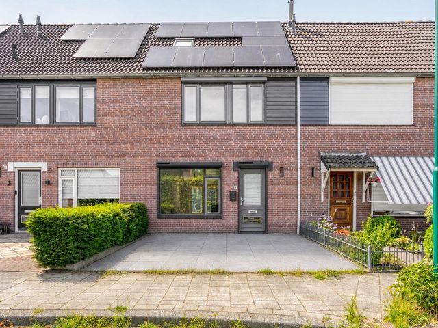 Azalea 5, Veenendaal