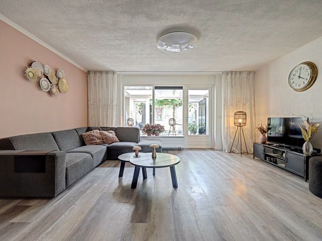 Tarwelaan 74, Zeewolde