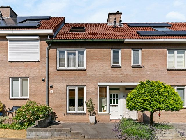 Jordaanstoep 8, Sliedrecht