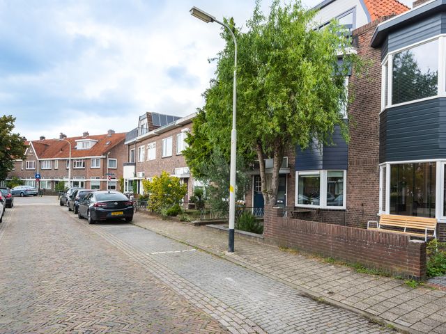 Leeuwerikstraat 34, Breda