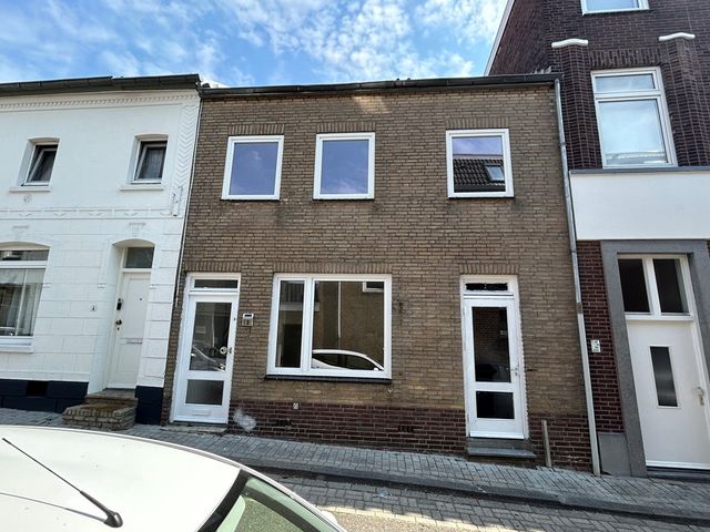 Zandstraat 2, Hoensbroek