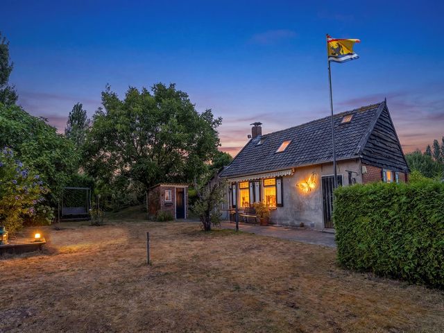 Zeedijk 14, Walsoorden