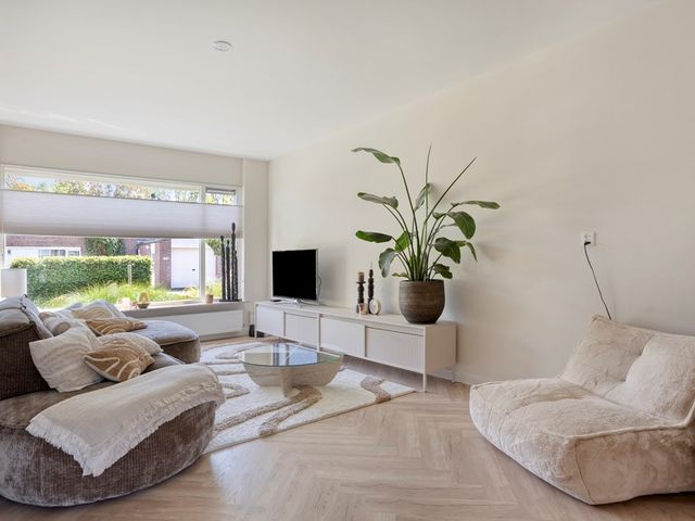 Kamgras 27, Veenendaal