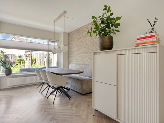 Kamgras 27, Veenendaal