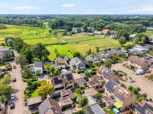 Plutolaan 42, Hardenberg
