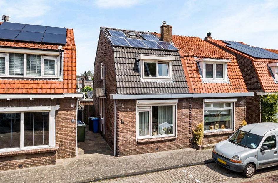 Admiraal de Ruyterstraat 90
