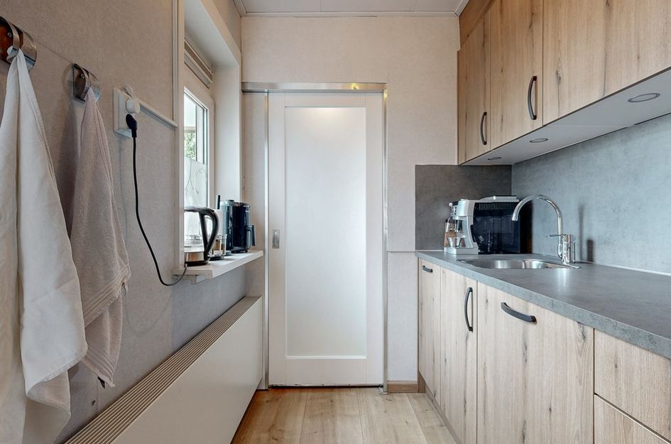 Admiraal de Ruyterstraat 90