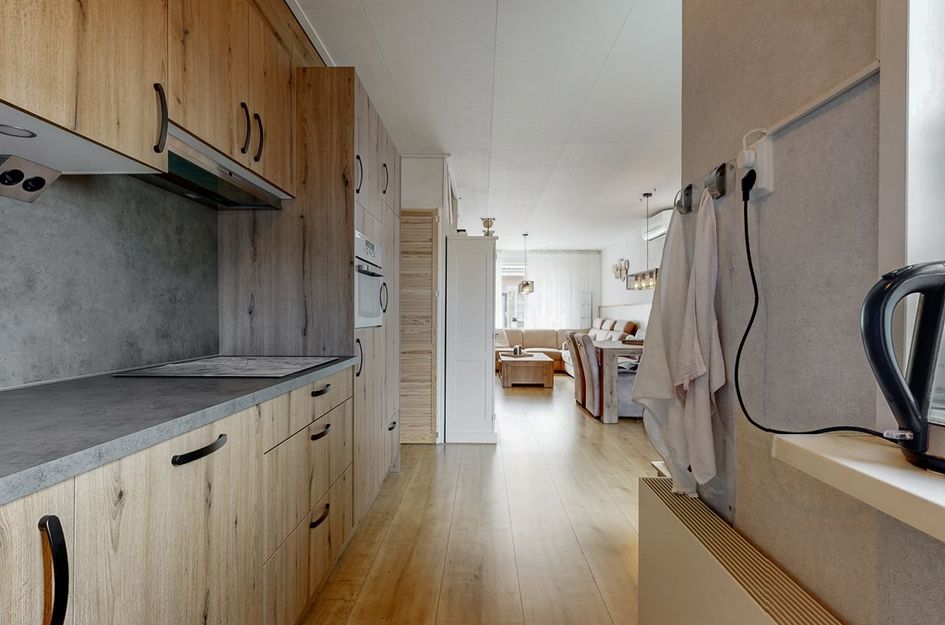 Admiraal de Ruyterstraat 90