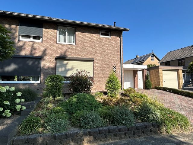 Burg. à Campostraat 2, Hulsberg