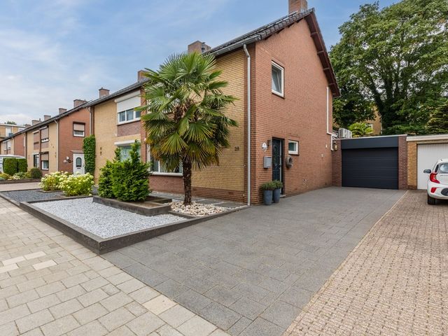 Begoniastraat 39, Echt