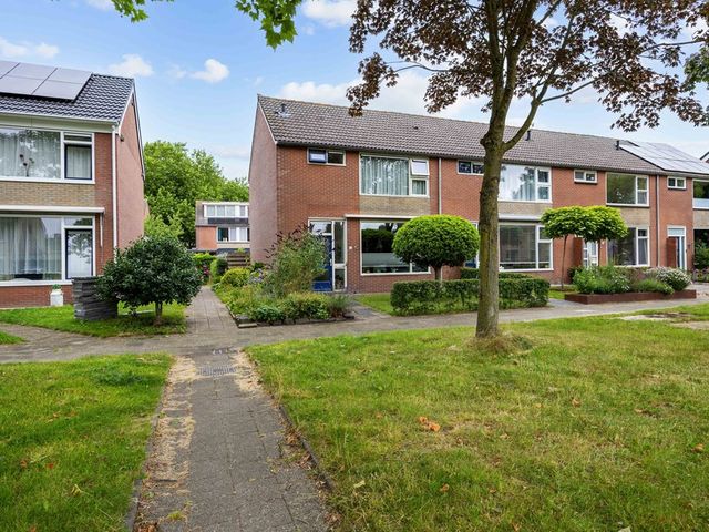 Esdoornlaan 12, Marum